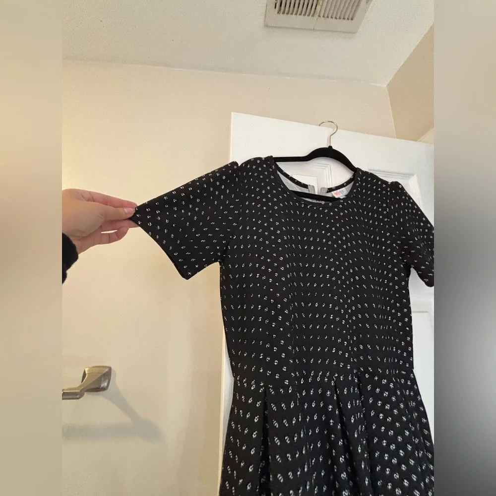 Black and white dress - Picture 2 of 4